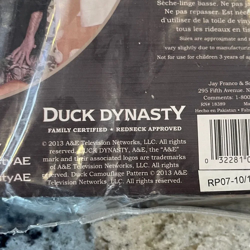 Duck Dynasty shower curtain or photo backdrop! new